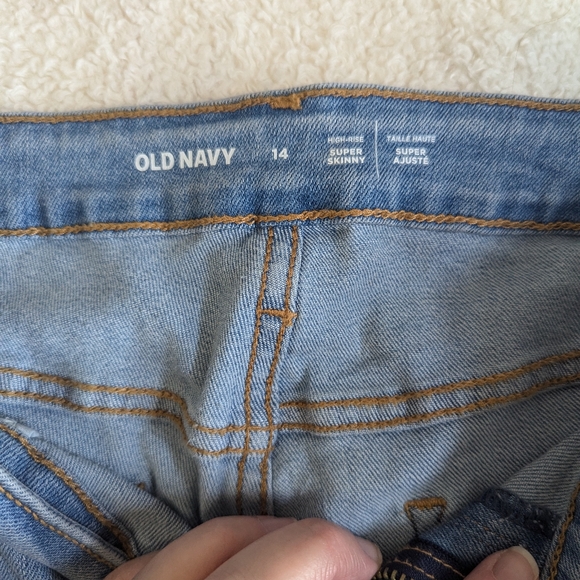 Old navy highrise super skinny jeans - Picture 6 of 8